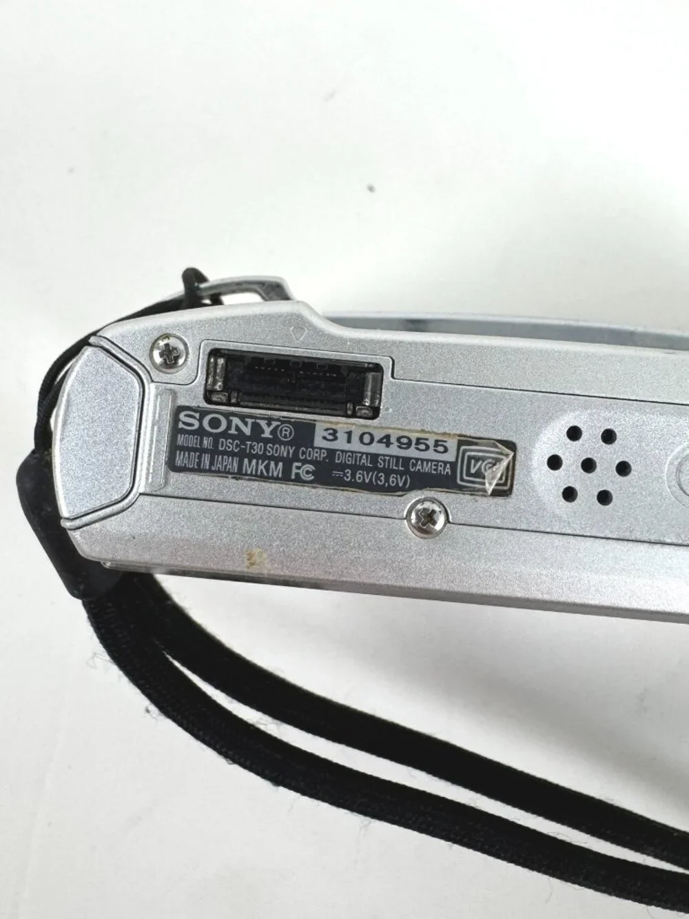 Sony DSC-T30 Cyber Shot Digital Still Camera Silver Made In Japan MC-232